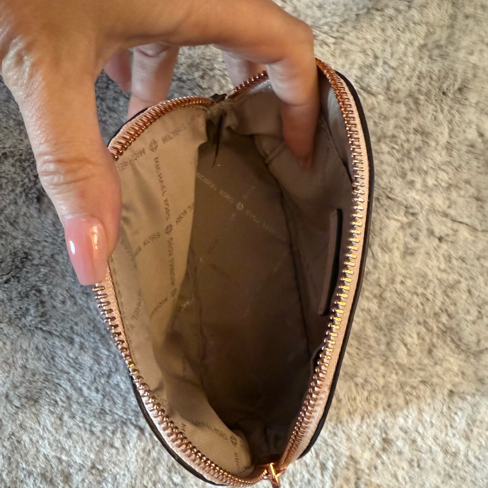 Michael Kors-Blush Cosmetic Bag - Picture 5 of 6
